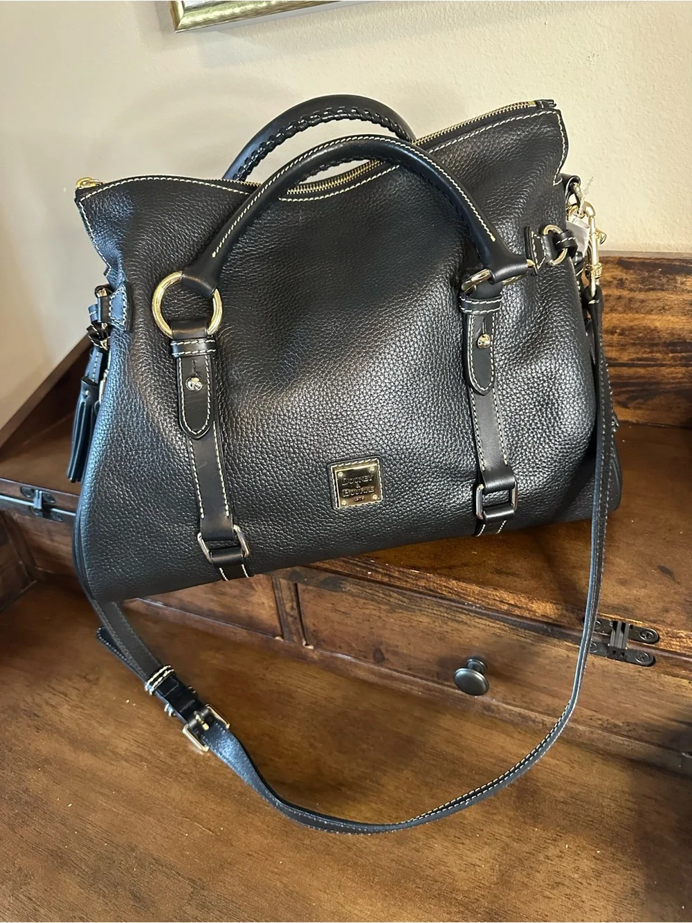 Dooney & Bourke $588 MSRP Pebble Grain Leather Satchel Crossbody